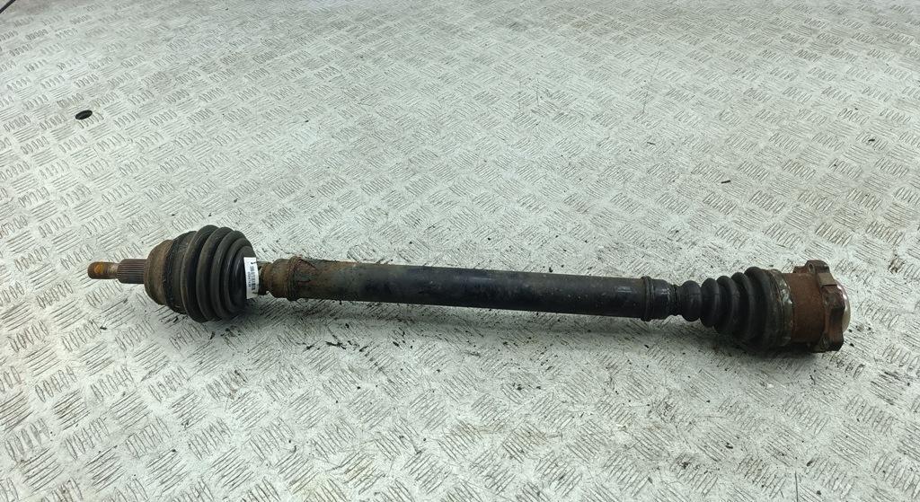полуось передняя правая (приводной вал, ШРУС) Volkswagen Golf-4 2000, 1.6 л., бензин, МКПП, синий, универсал