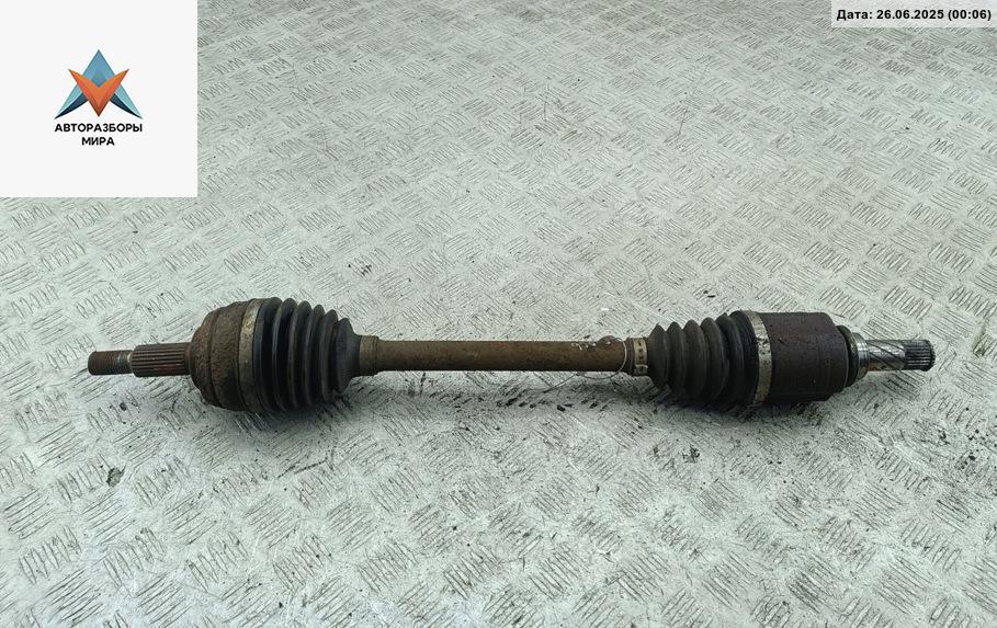 полуось передняя левая (приводной вал, ШРУС) Renault Scenic 3 поколение 2011, 1.4 л., бензин, МКПП, чёрный, минивэн - фото №1