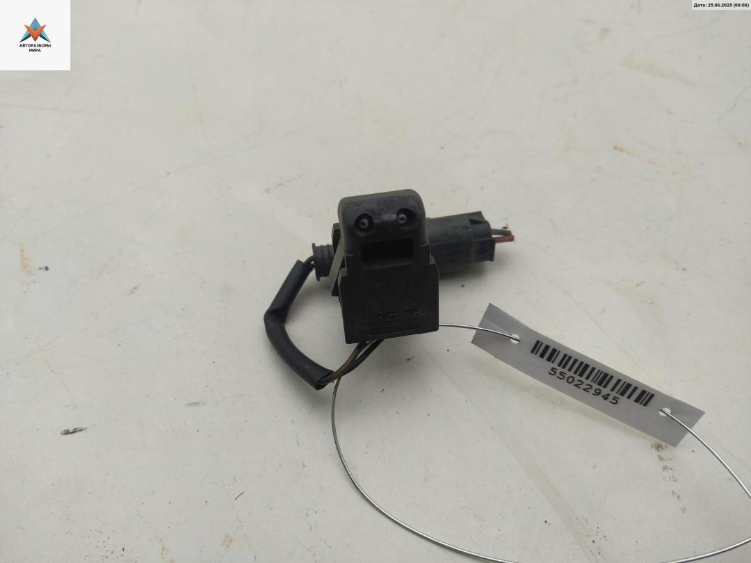 форсунка омывателя лобового стекла Mercedes-Benz E-Класс W211/S211 2002, 2.7 л., дизель, АКПП, чёрный, универсал - фото №1