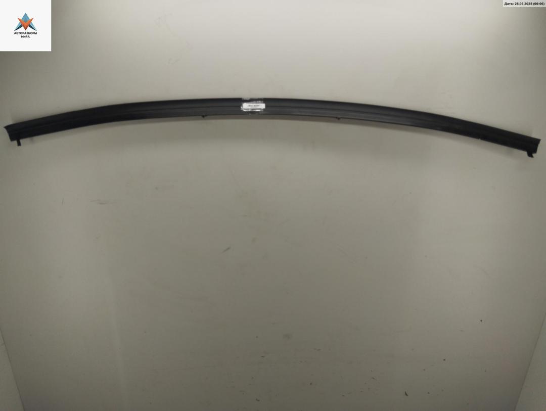 Уплотнитель стекла Ford Mondeo 4 поколение 2009, 2.0 л., дизель, МКПП, белый, универсал, 7S71A03648AC - фото №1