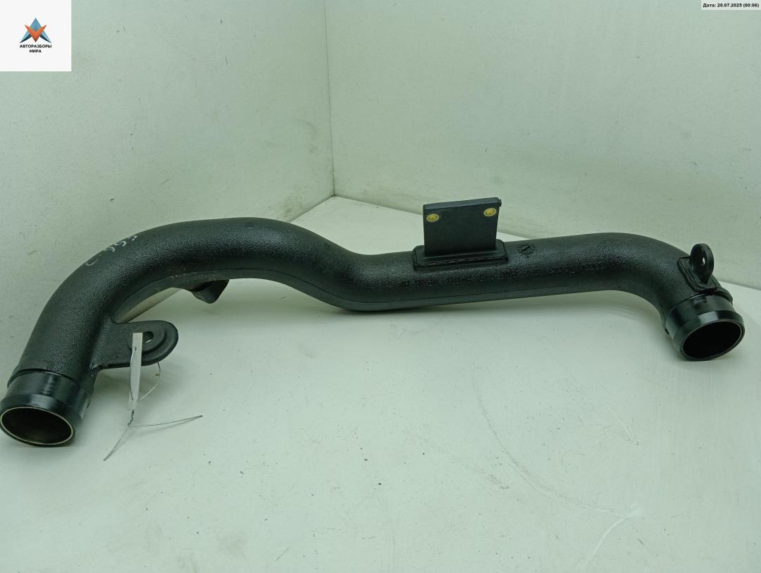 патрубок интеркулера Volkswagen Passat B5 1998, 1.9 л., дизель, МКПП, серый, универсал, 8D0145840M - фото №1