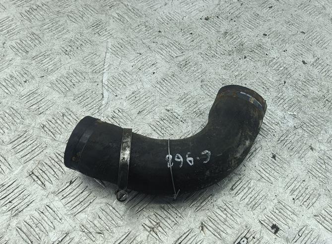 патрубок интеркулера Volkswagen Passat B5 1997, 1.9 л., дизель, МКПП, синий, универсал