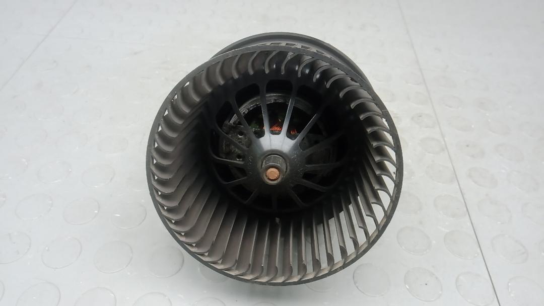 моторчик печки Ford C-Max 1 поколение 2006, 1.8 л., бензин, МКПП, минивэн - фото №1