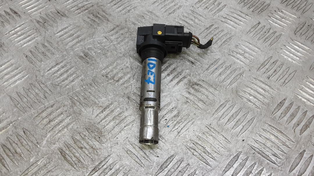 катушка зажигания Volkswagen Golf 5 поколение 2007, 1.4 л., бензин, МКПП, хетчбэк 5 дв., 036905715F, 036905715 - фото №1