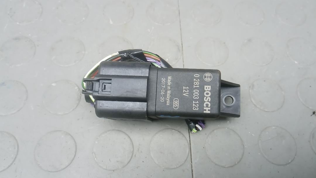 реле накала свечей Land Rover Discovery Sport 1 поколение 2016, 2.0 л., дизель, МКПП, внедорожник 5 дв. - фото №1