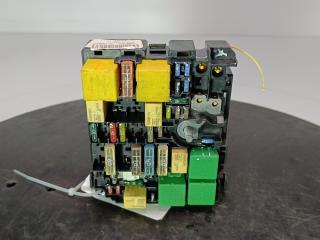 блок предохранителей Peugeot 208 1 поколение 2012, цвет, 9804848480