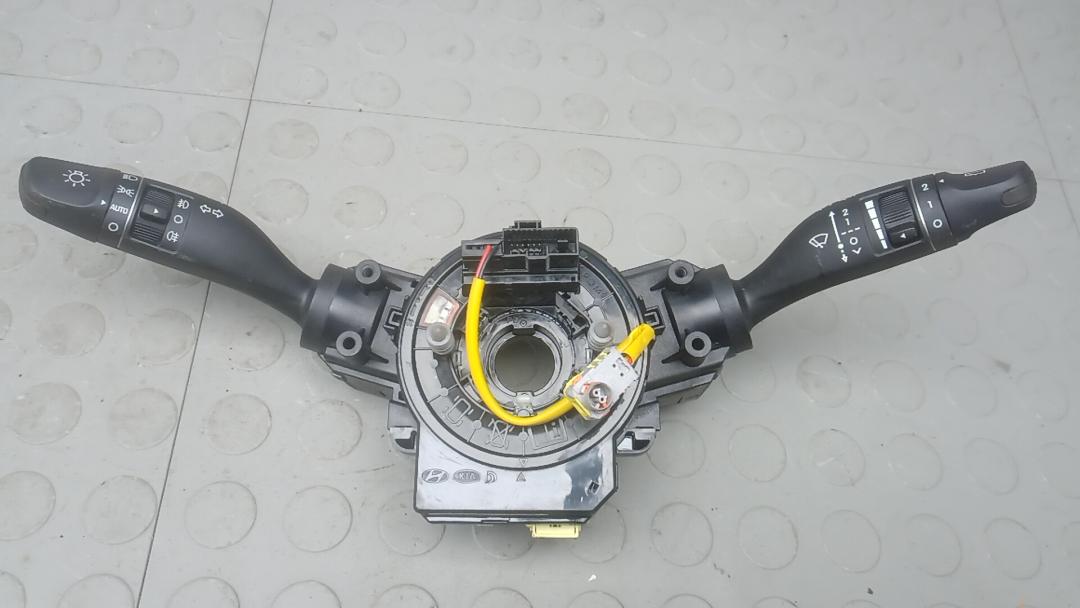 переключатель подрулевой Hyundai Kona 2018, 1.0 л., T-GDi, бензин, МКПП, хетчбэк 5 дв., 93490G3130, 93403J9950 - фото №1