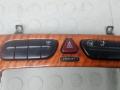 кнопка аварийной сигнализации Mercedes-Benz C-Класс W203/S203/CL203 2002, 2.2 л., D C200 CDI, дизель, МКПП, седан - фото №2