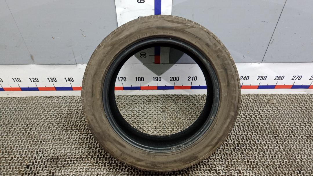 шина Hyundai Kona 2018, 1.0 л., T-GDi, бензин, МКПП, хетчбэк 5 дв., 21555ZR17 - фото №1