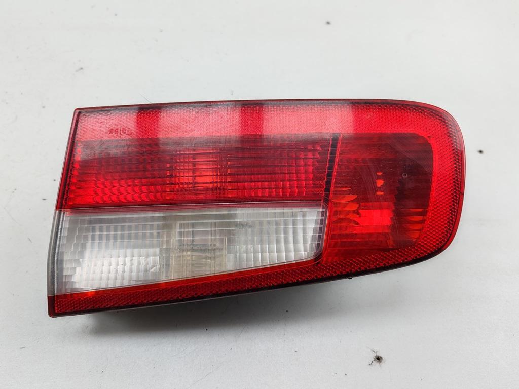 фонарь крышки багажника правый Renault Laguna 2 поколение 2002, 1.8 л., бензин, МКПП, серый, хетчбэк 5 дв., 8200002476 - фото №1