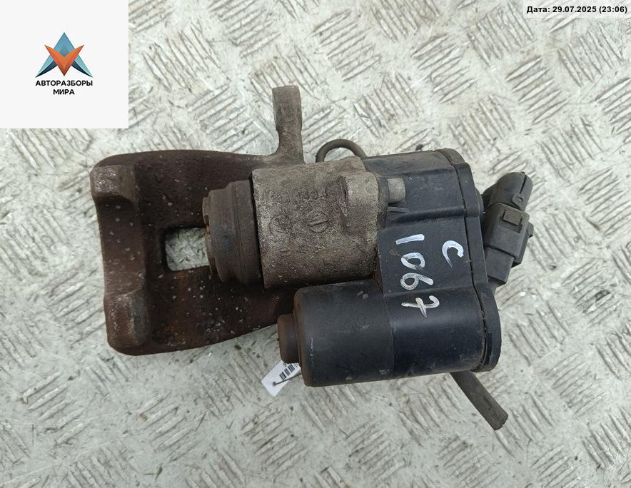 суппорт задний правый Volkswagen Passat B6 2006, 2.0 л., дизель, МКПП, чёрный, универсал - фото №1