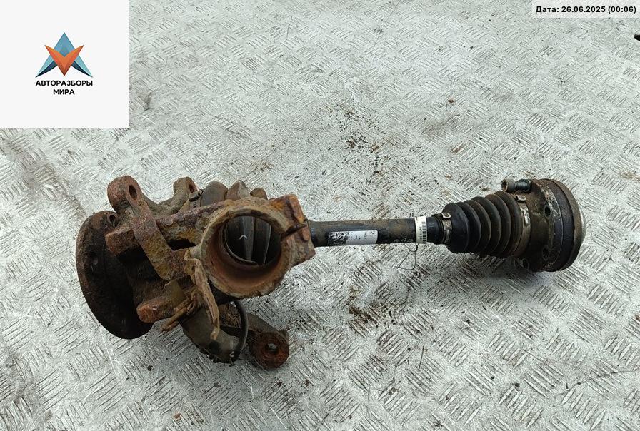 полуось передняя левая (приводной вал, ШРУС) Skoda Octavia mk2 (A5 1Z) 2005, 2.0 л., дизель, МКПП, зелёный, универсал - фото №1