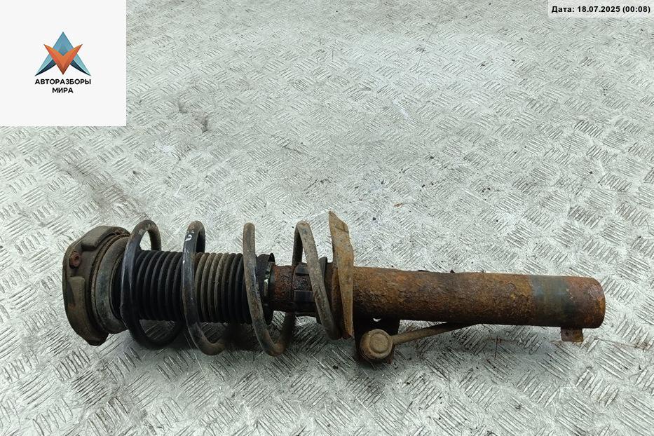 стойка передняя Skoda Octavia mk2 (A5 1Z) 2005, 2.0 л., дизель, МКПП, зелёный, универсал - фото №1