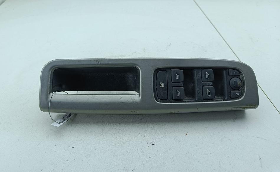 блок управления стеклоподъемниками Volvo S40 / V50 2005, 1.8 л., бензин, МКПП, чёрный, универсал, 30710787