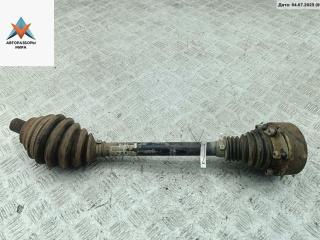 полуось передняя левая (приводной вал, ШРУС) Volkswagen Caddy 3 поколение 2009, 1.4 л., бензин, МКПП, красный, фургон