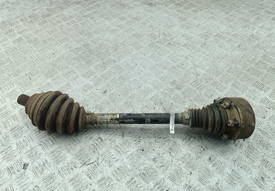 полуось передняя левая (приводной вал, ШРУС) Volkswagen Caddy 2009, 1.4 л., бензин, МКПП, красный, фургон