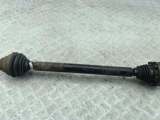 полуось передняя правая (приводной вал, ШРУС) Volkswagen Caddy 2011, 1.6 л., дизель, МКПП, белый, фургон