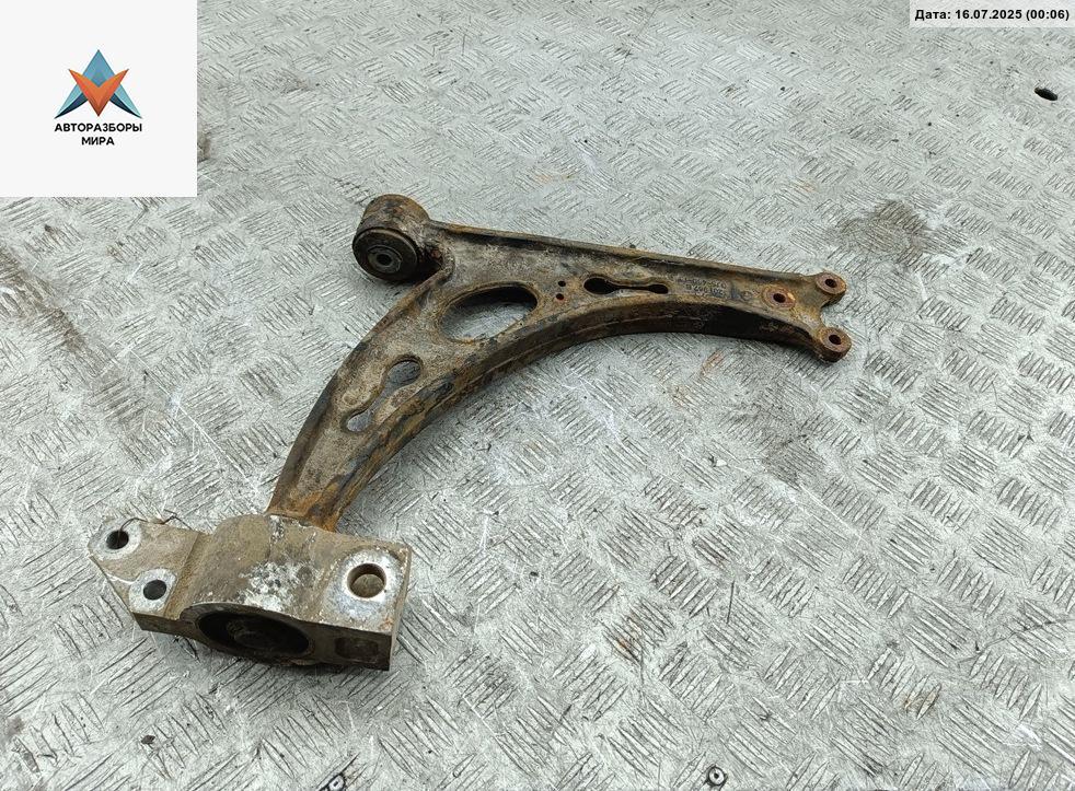 рычаг передний правый Skoda Octavia mk2 (A5 1Z) 2005, 2.0 л., дизель, МКПП, зелёный, универсал - фото №1