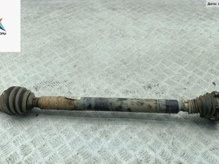 полуось передняя правая (приводной вал, ШРУС) Volkswagen Caddy 3 поколение 2009, 1.4 л., бензин, МКПП, красный, фургон