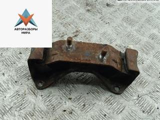 подушка крепления КПП Subaru Forester 2 поколение (SG) [рестайлинг] 2006, 2.0 л., бензин, МКПП, чёрный, внедорожник 5 дв., 41022AA180