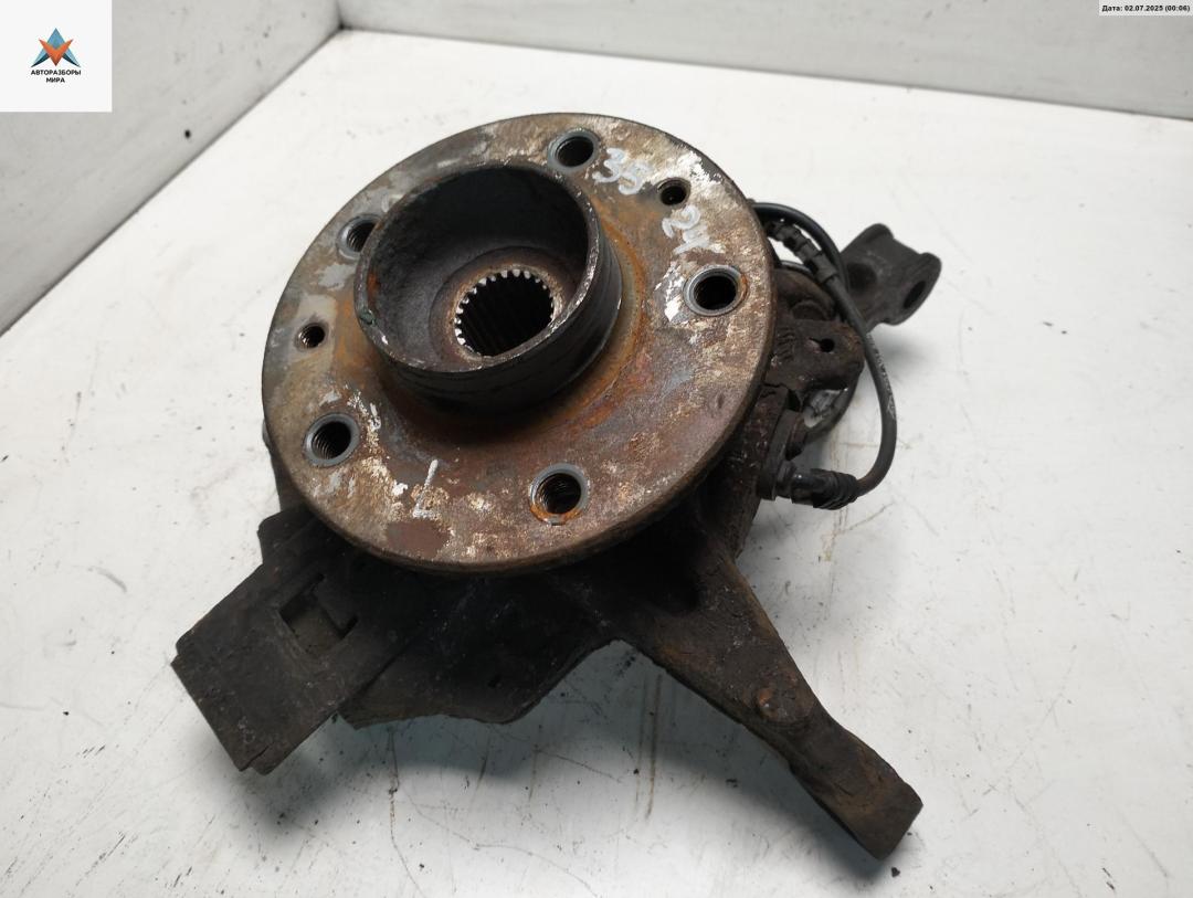 ступица передняя левая Renault Scenic 3 поколение 2011, 1.4 л., бензин, МКПП, чёрный, минивэн - фото №1