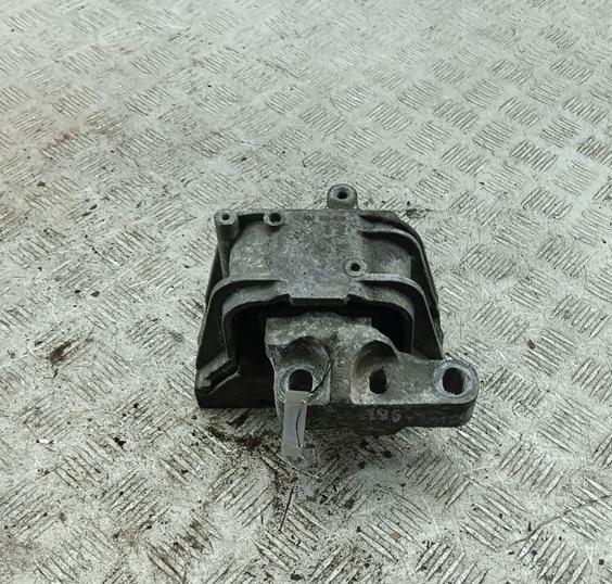 подушка крепления КПП Volkswagen Passat B6 2008, 1.8 л., бензин, МКПП, чёрный, универсал