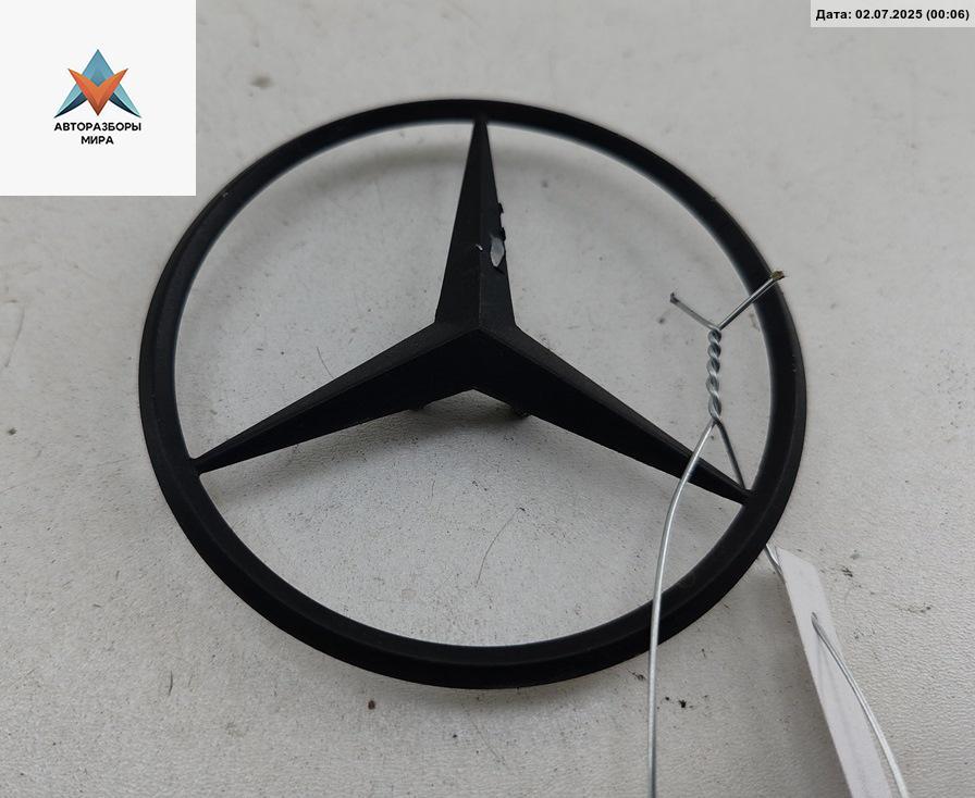 эмблема Mercedes-Benz M-Class ML W163 1998, 2.3 л., бензин, МКПП, чёрный, внедорожник 5 дв., 2107580158 - фото №1