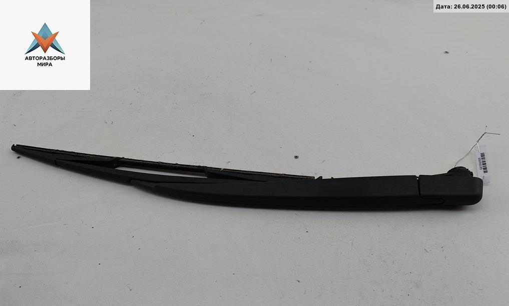 Щеткодержатель (поводок стеклоочистителя) задний Opel Vectra C 2002, 3.2 л., бензин, МКПП, серый, хетчбэк 5 дв., 9185822 - фото №1