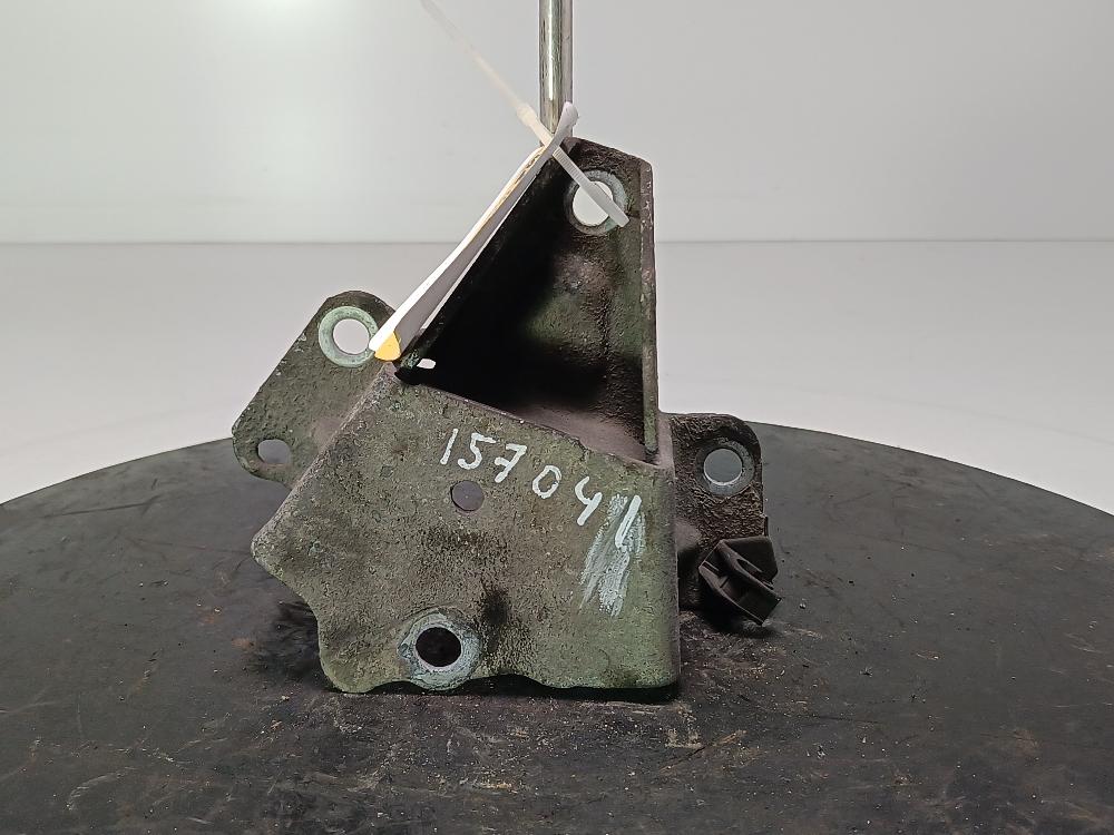 Кронштейн крепления балки подвески Renault Laguna 2 поколение 2003, цвет - фото №1