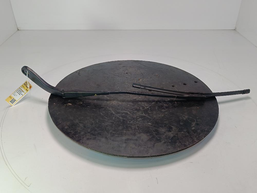 щеткодержатель (поводок стеклоочистителя, дворник) BMW 1 серия F20/F21 2014, цвет, 61617239520 - фото №1