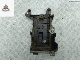 полка аккумулятора Volkswagen Passat B6 2008, 1.8 л., бензин, МКПП, чёрный, универсал