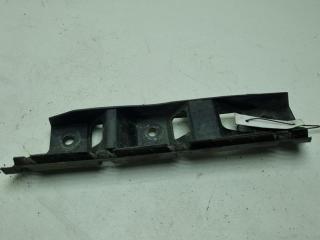 кронштейн переднего бампера Volkswagen Passat B6 2006, 2.0 л., дизель, МКПП, чёрный, универсал, 3C0807183