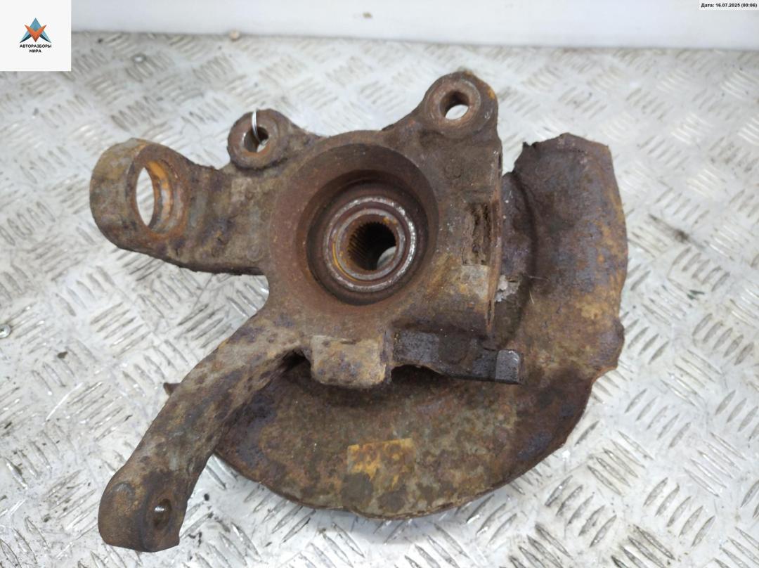 ступица передняя левая Volkswagen Transporter T4 1996, 2.4 л., дизель, МКПП, белый, микроавтобус - фото №1