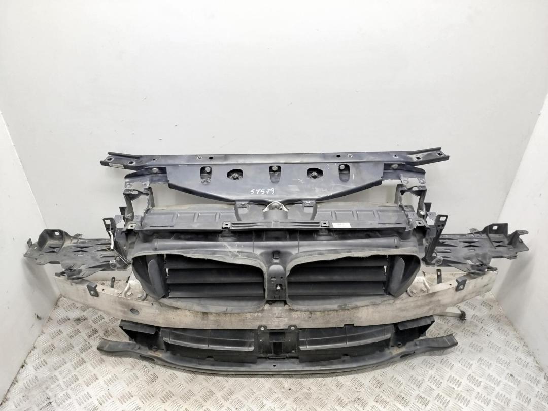 Рамка радиатора BMW 5 F10/F11 2012, 3.0 л., дизель, АКПП, чёрный, универсал, 7200689