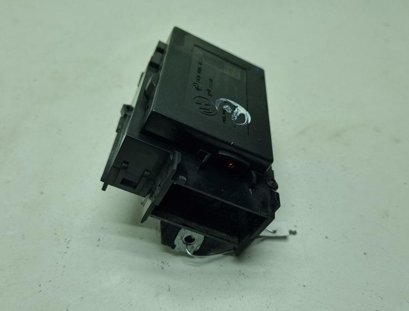 замок зажигания Volkswagen Passat B6 2006, 2.0 л., дизель, МКПП, чёрный, универсал, 3C0905843