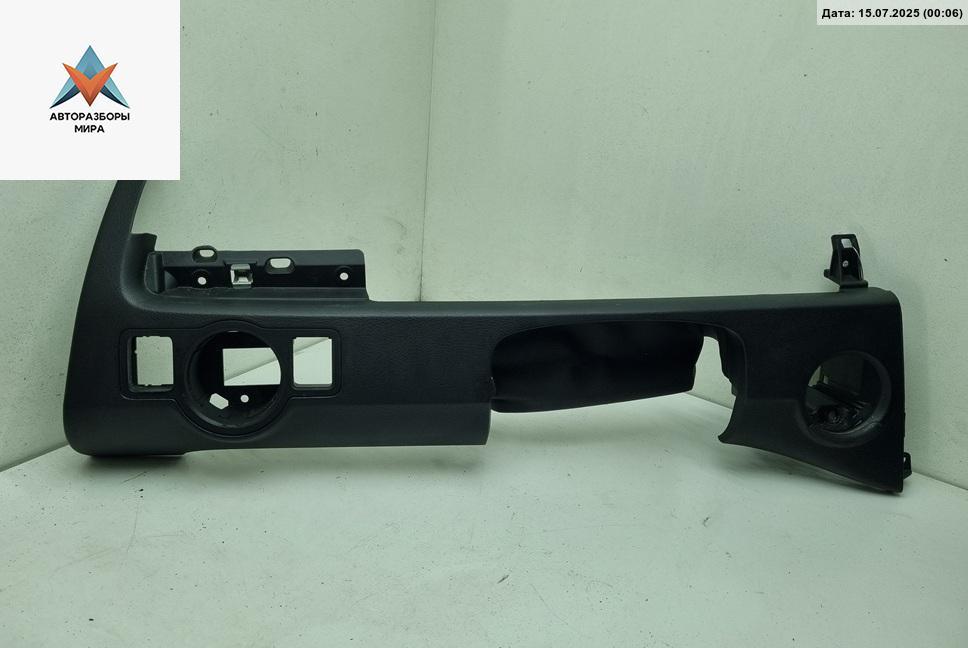 накладка на торпедо (консоль) Volkswagen Passat B6 2006, 2.0 л., дизель, МКПП, чёрный, универсал, 3C1857200 - фото №1