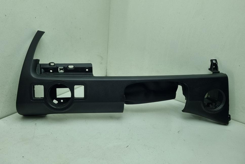 накладка на торпедо (консоль) Volkswagen Passat B6 2006, 2.0 л., дизель, МКПП, чёрный, универсал, 3C1857200
