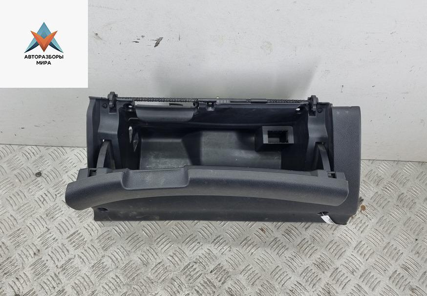 бардачок Skoda Octavia mk2 (A5 1Z) 2005, 2.0 л., дизель, МКПП, зелёный, универсал, 1Z1857103 - фото №1