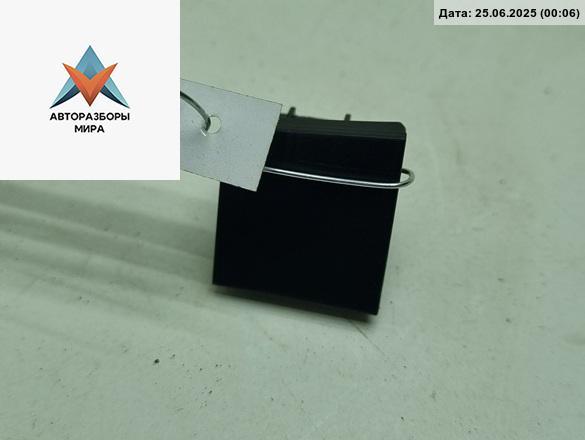 заглушка Volkswagen Passat B6 2008, 1.8 л., бензин, МКПП, чёрный, универсал, 3C0959623C - фото №1