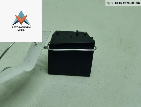 заглушка Volkswagen Passat B6 2008, 1.8 л., бензин, МКПП, чёрный, универсал, 3C0959623B - фото №1