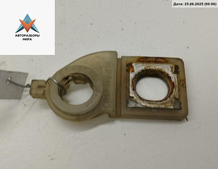 крепление фары правой Audi A3 8L 1996, 1.6 л., бензин, МКПП, серый, хетчбэк 3 дв., 8L0941454 - фото №1