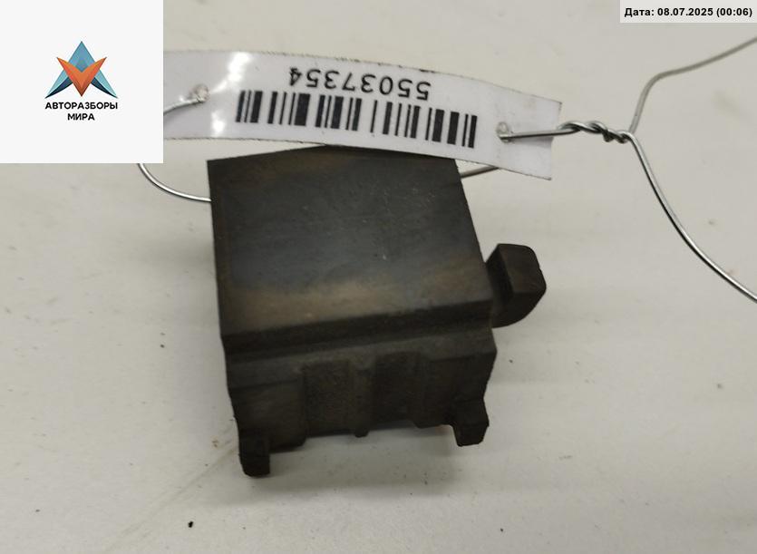 кронштейн радиатора Audi A6 4B/C5 1999, 2.5 л., дизель, МКПП, серый, седан, 8D0260425 - фото №1