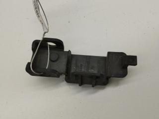 кронштейн радиатора Audi A6 4B/C5 1999, 2.4 л., бензин, МКПП, серый, седан, 8D0260427