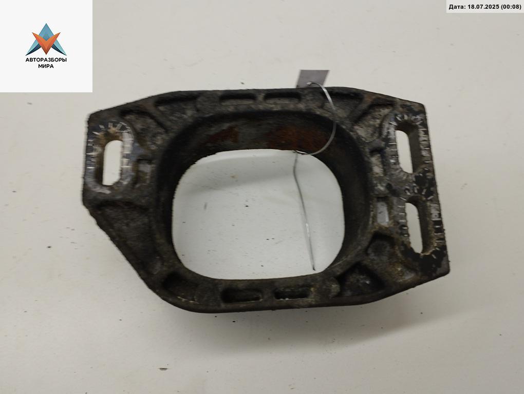 кронштейн двигателя Audi A4 B6 2002, 2.5 л., дизель, МКПП, синий, универсал - фото №1