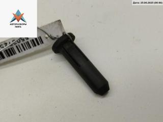 кронштейн радиатора Audi A6 4B/C5 1999, 2.4 л., бензин, МКПП, серый, седан, 8D0260900