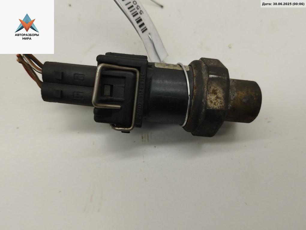 датчик кондиционера Audi A6 4B/C5 1998, 2.4 л., бензин, МКПП, серый, универсал, 8D0959482A - фото №1