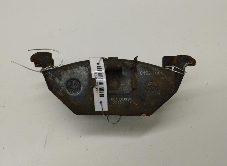 Колодки тормозные передние Audi A3 8L 1997, 1.6 л., бензин, МКПП, чёрный, хетчбэк 3 дв.