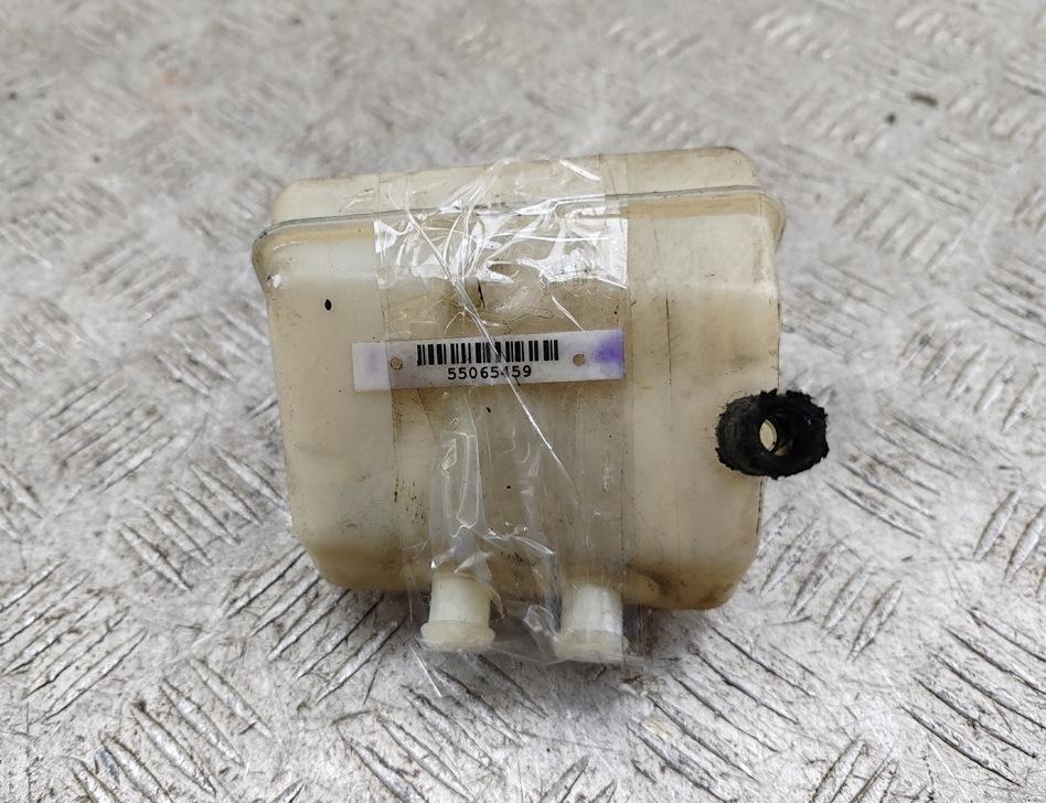 бачок тормозной жидкости Mercedes-Benz M-Class ML W163 1998, 2.3 л., бензин, МКПП, чёрный, внедорожник 5 дв.
