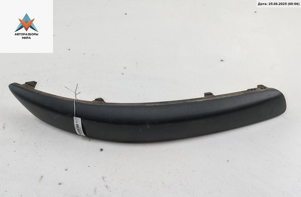 молдинг переднего бампера Volkswagen Golf 5 поколение 2005, 1.4 л., бензин, МКПП, чёрный, хетчбэк 5 дв., 1K0807656 - фото №1