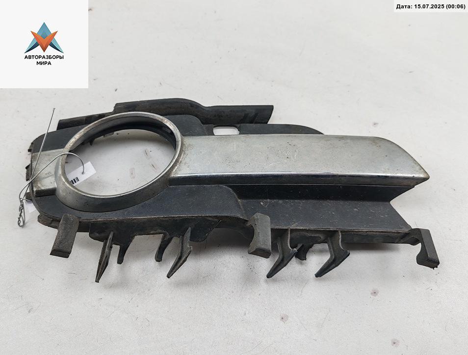 рамка фары противотуманной правой Opel Signum C 2003, 2.2 л., бензин, МКПП, серый, хетчбэк 5 дв., 13120740.13120745 - фото №1